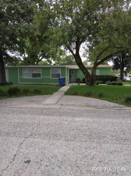 Green House Tampa Luaran gambar